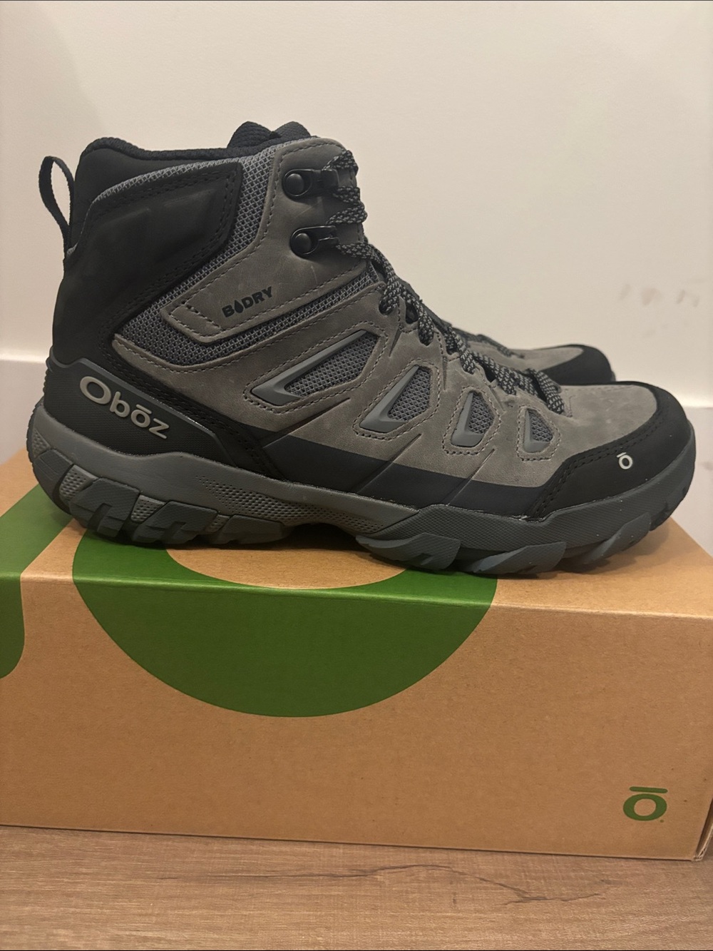 Oboz Men’s Sawtooth X Mid b dry waterproof charcoal size 9.5 new with box